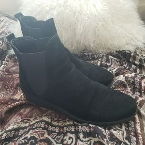 The Flexx Black Leather Ankle Boots